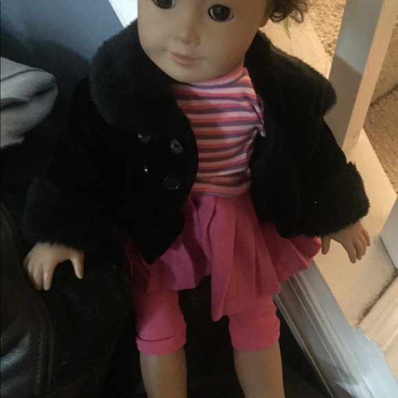 American girl doll and clothes - Picture 2 of 2